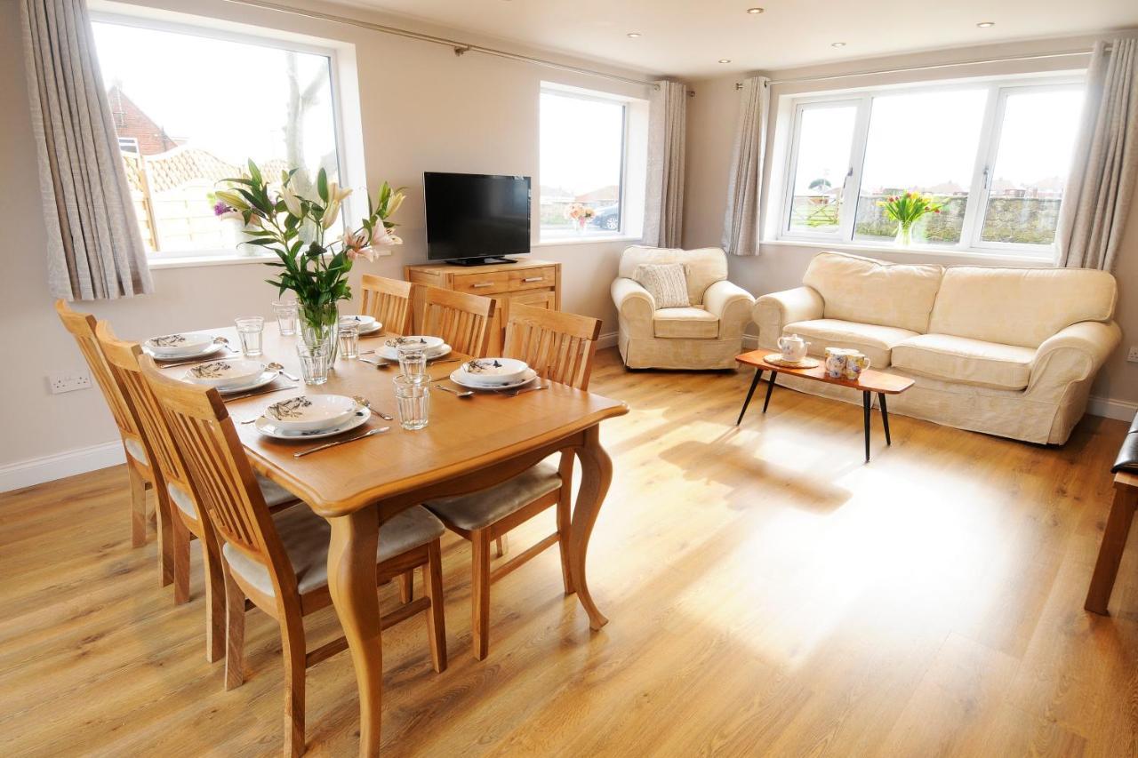 Whitby Spacious Rugby Field Cottage With Off-Street Parking And Ev Fast Point For Electric Cars Экстерьер фото