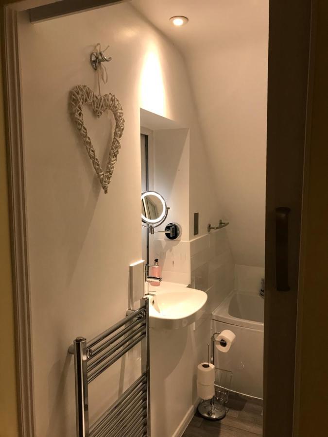Whitby Spacious Rugby Field Cottage With Off-Street Parking And Ev Fast Point For Electric Cars Экстерьер фото