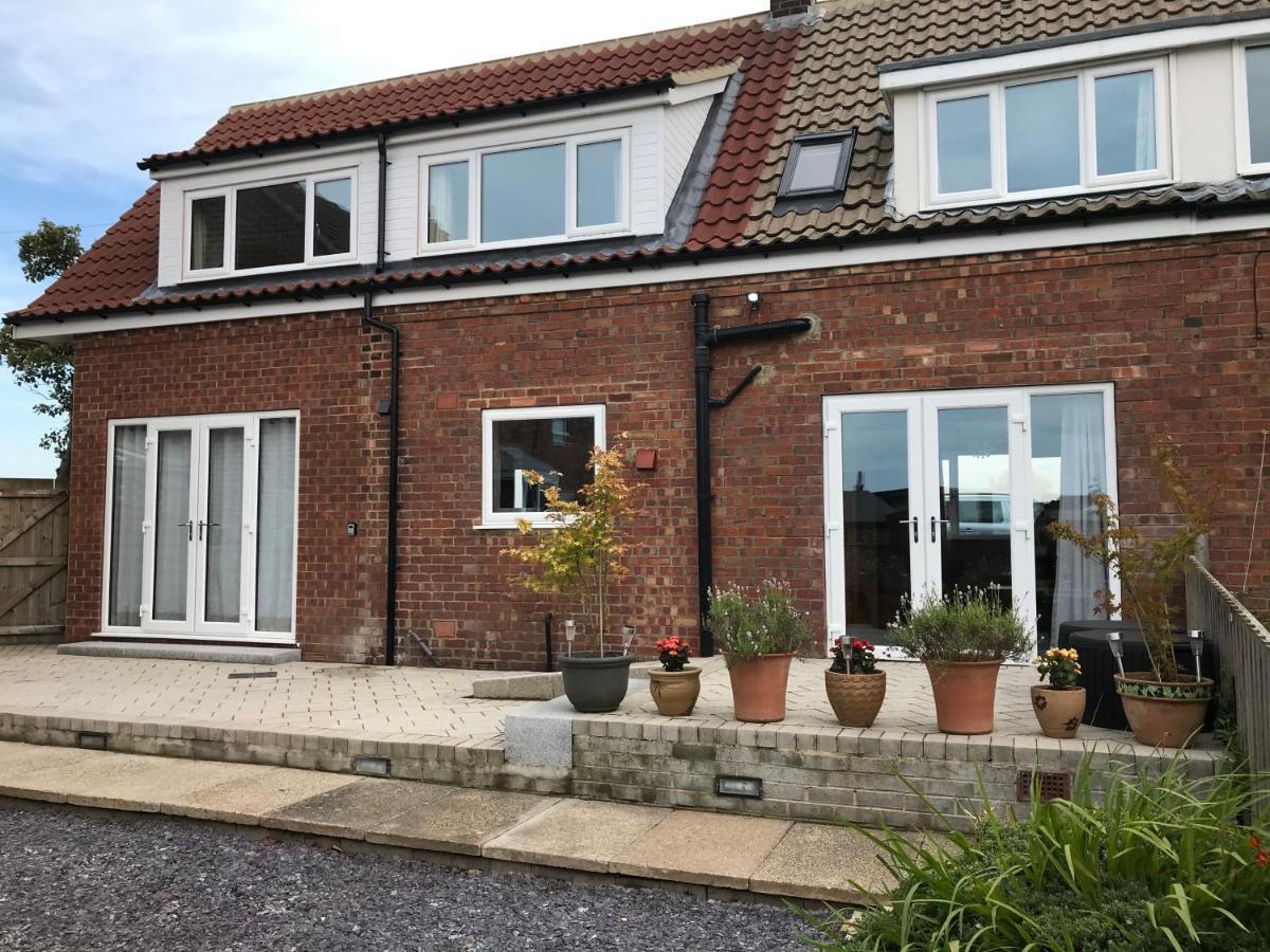 Whitby Spacious Rugby Field Cottage With Off-Street Parking And Ev Fast Point For Electric Cars Экстерьер фото