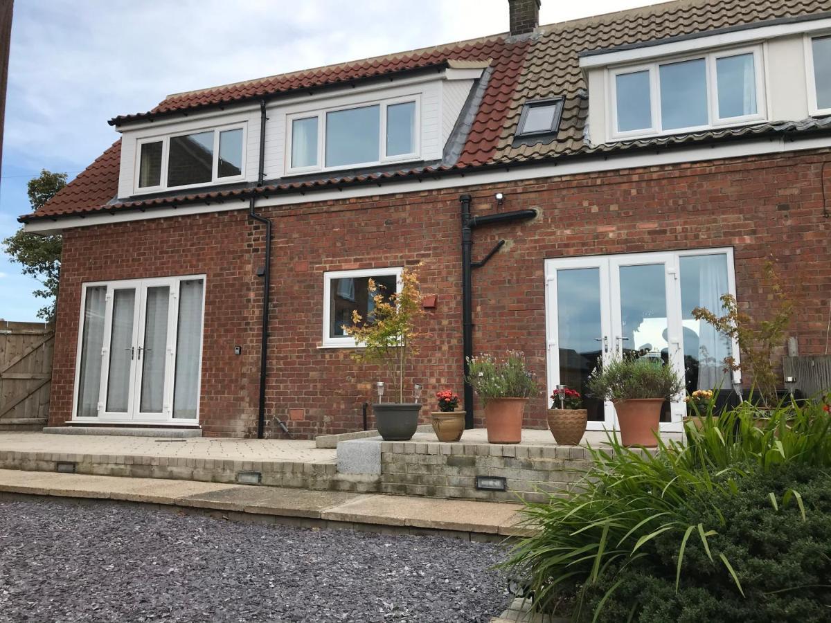 Whitby Spacious Rugby Field Cottage With Off-Street Parking And Ev Fast Point For Electric Cars Экстерьер фото