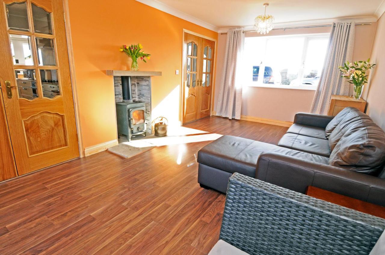 Whitby Spacious Rugby Field Cottage With Off-Street Parking And Ev Fast Point For Electric Cars Экстерьер фото