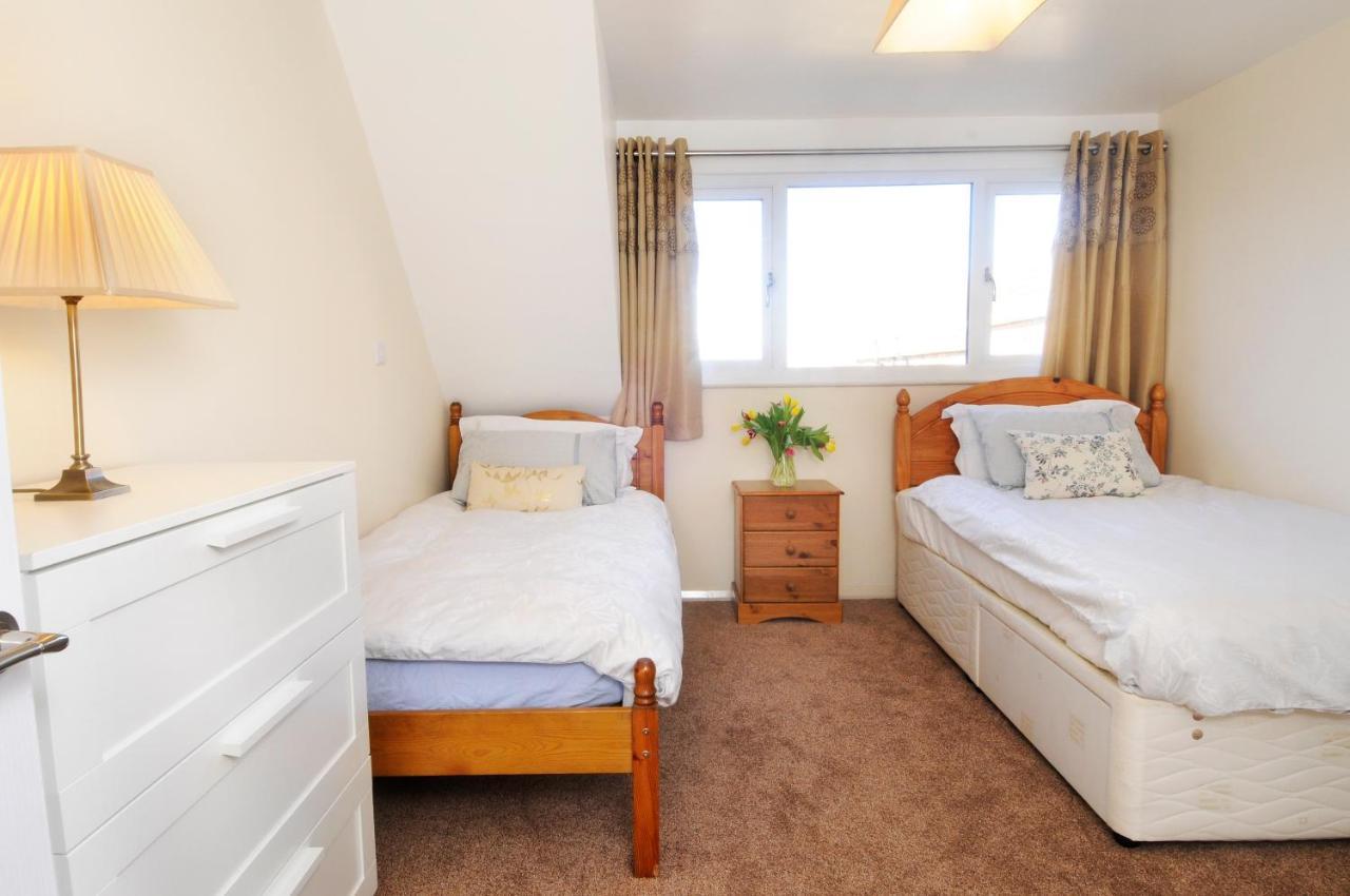 Whitby Spacious Rugby Field Cottage With Off-Street Parking And Ev Fast Point For Electric Cars Экстерьер фото