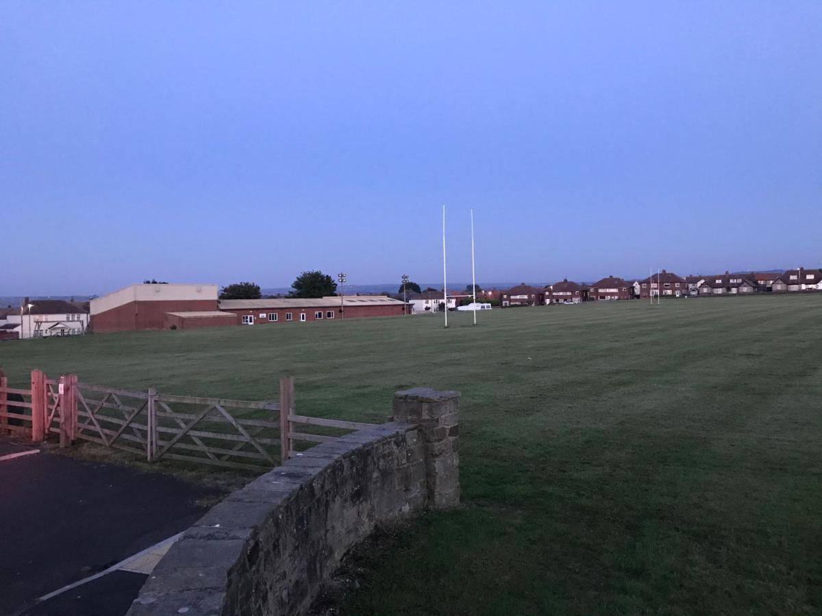 Whitby Spacious Rugby Field Cottage With Off-Street Parking And Ev Fast Point For Electric Cars Экстерьер фото