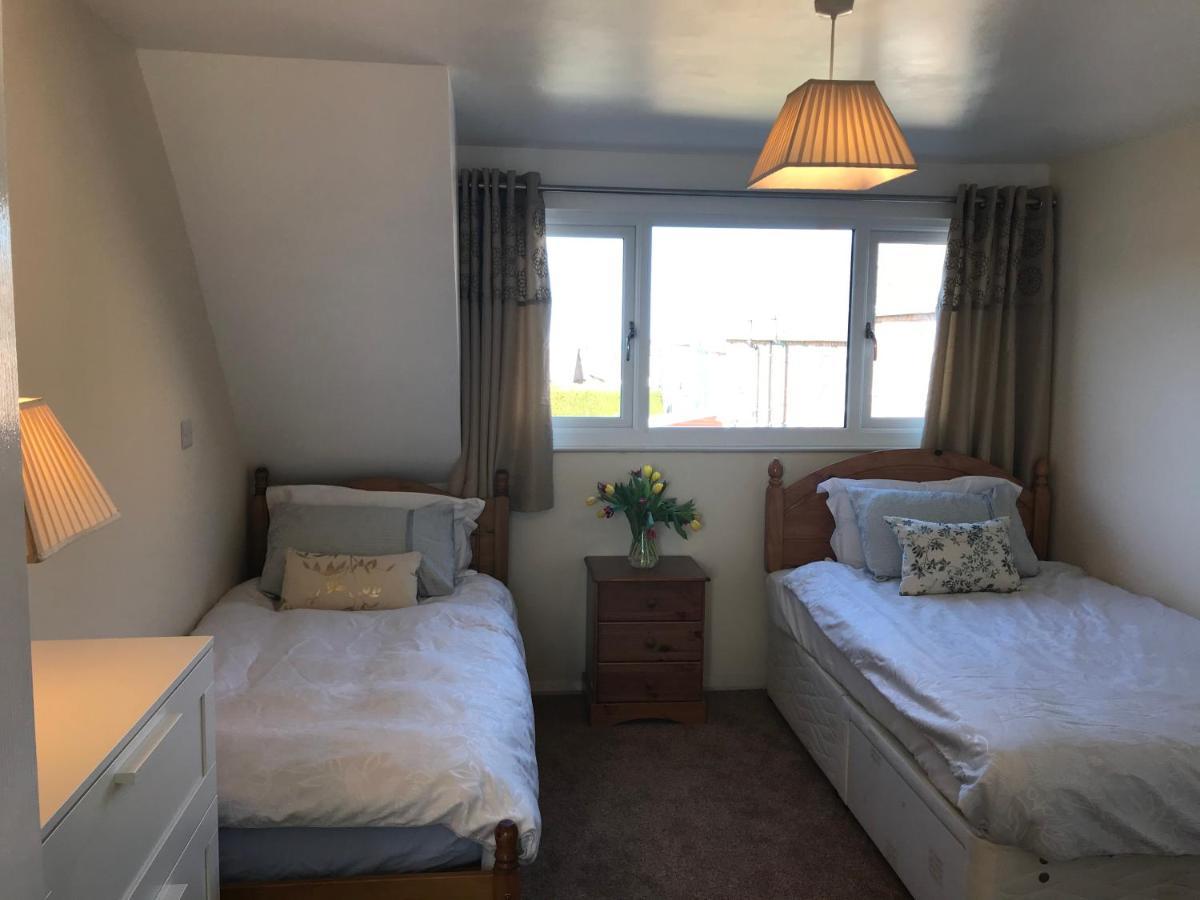 Whitby Spacious Rugby Field Cottage With Off-Street Parking And Ev Fast Point For Electric Cars Экстерьер фото